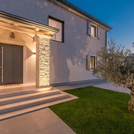 Superior Villa Frata