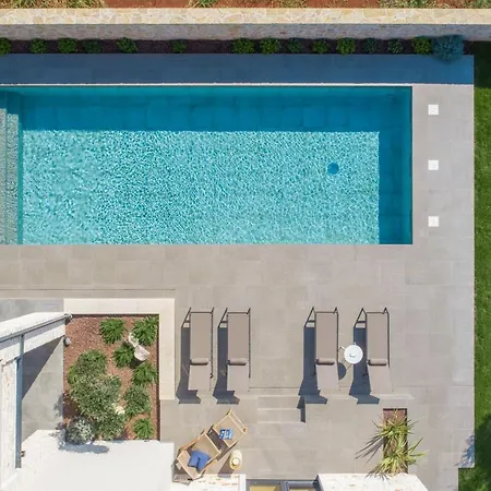 Superior Villa Frata